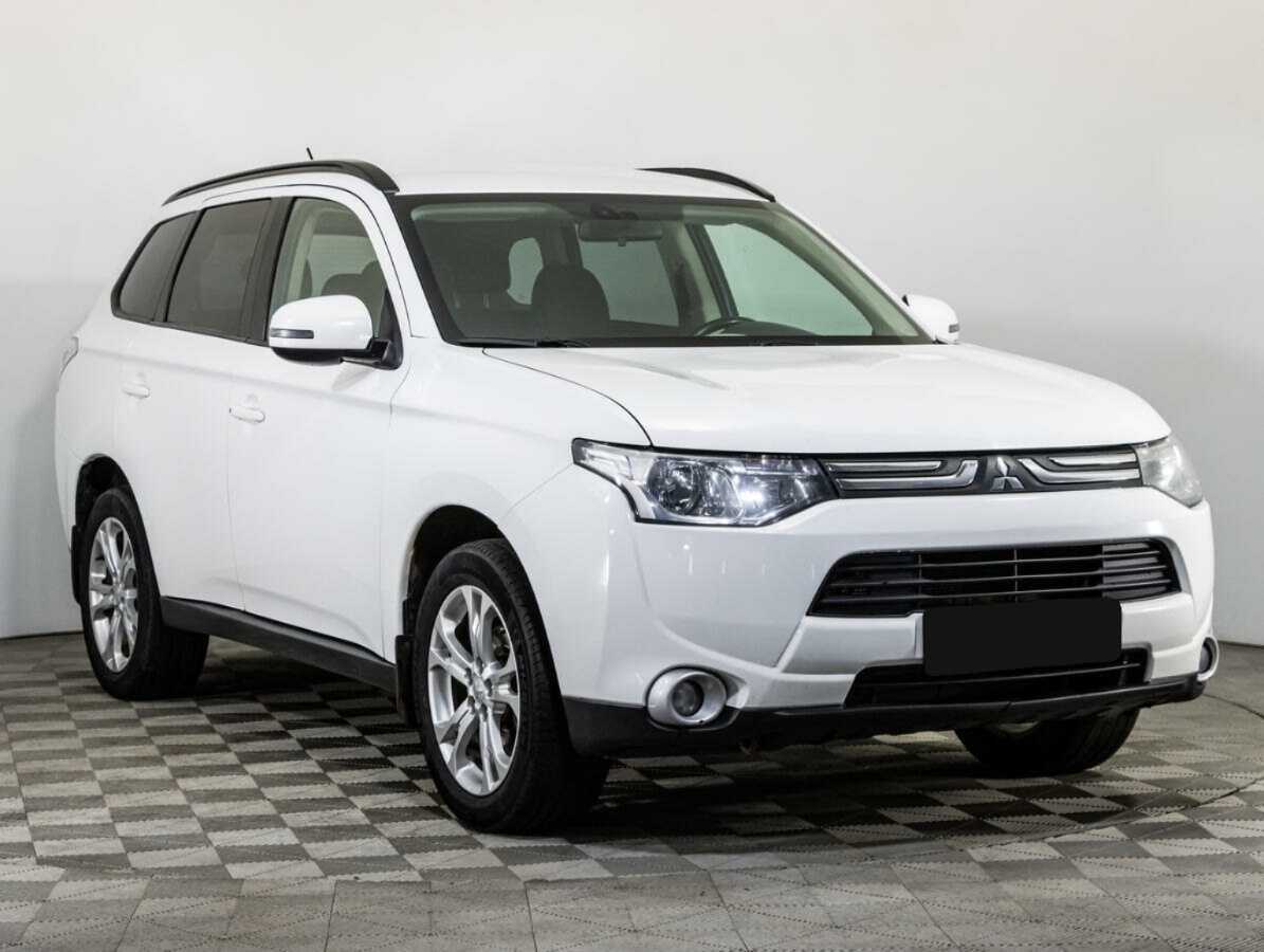 Mitsubishi Outlander с пробегом — 2014 год. Фото: #2