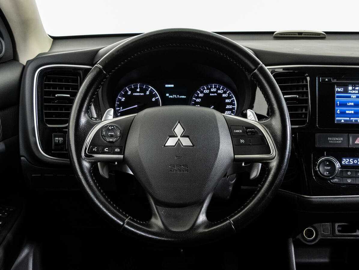 Mitsubishi Outlander с пробегом — 2014 год. Фото: #11