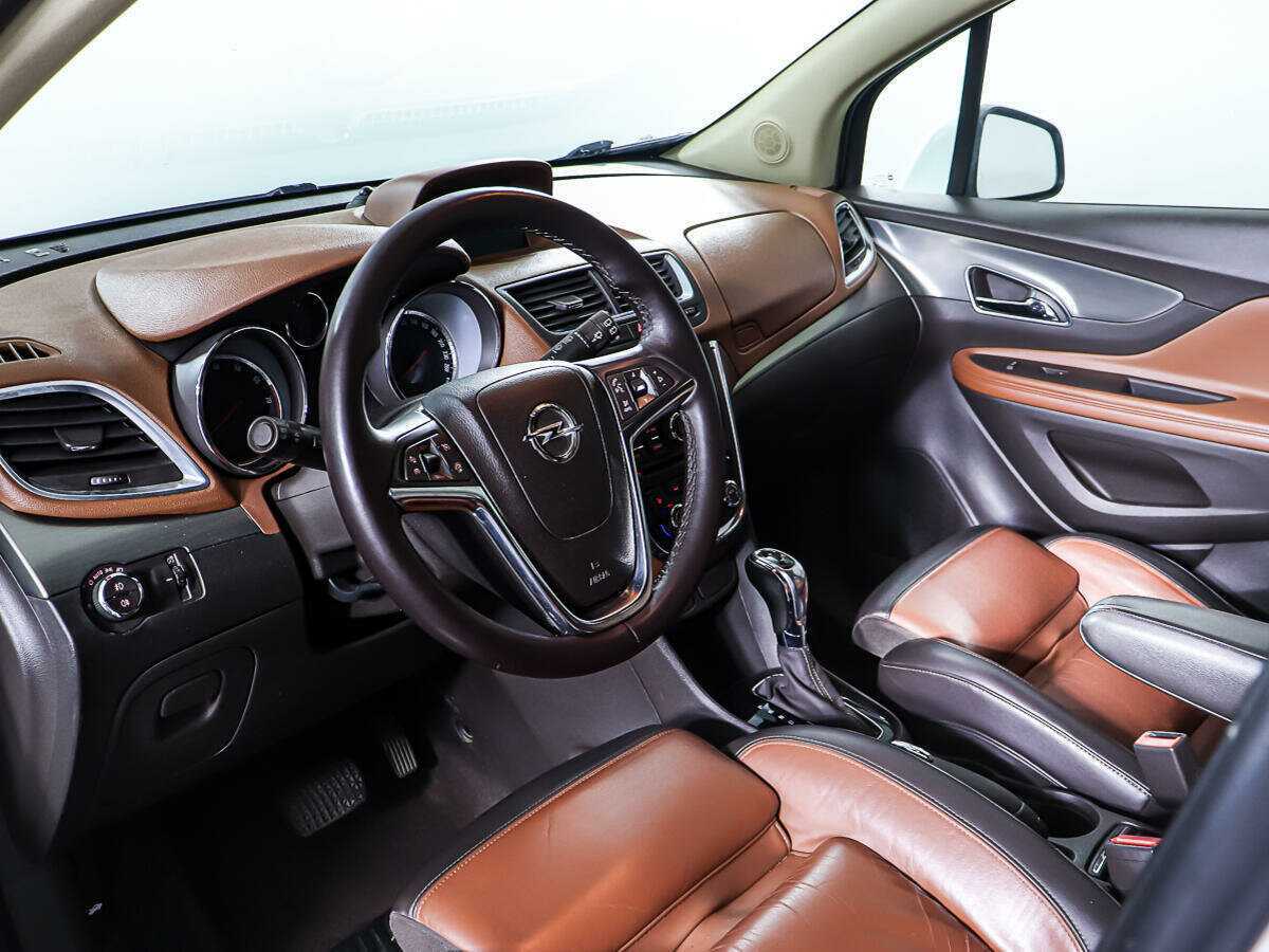 Opel Mokka с пробегом — 2012 год. Фото: #12