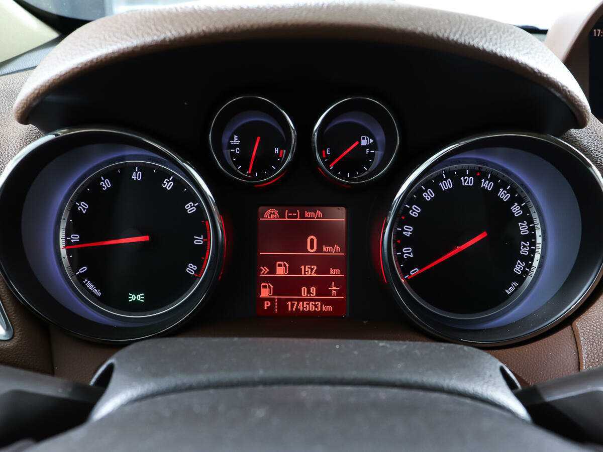 Opel Mokka с пробегом — 2012 год. Фото: #13