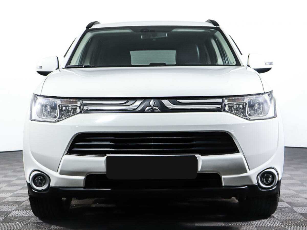 Mitsubishi Outlander с пробегом — 2013 год. Фото: #1
