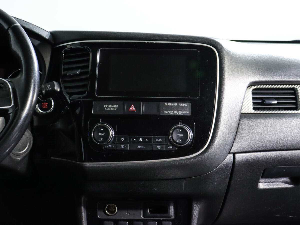 Mitsubishi Outlander с пробегом — 2018 год. Фото: #10