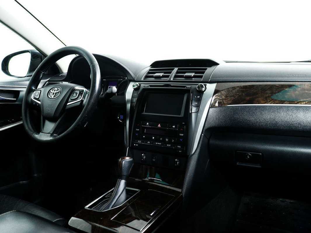Toyota Camry с пробегом — 2016 год. Фото: #8
