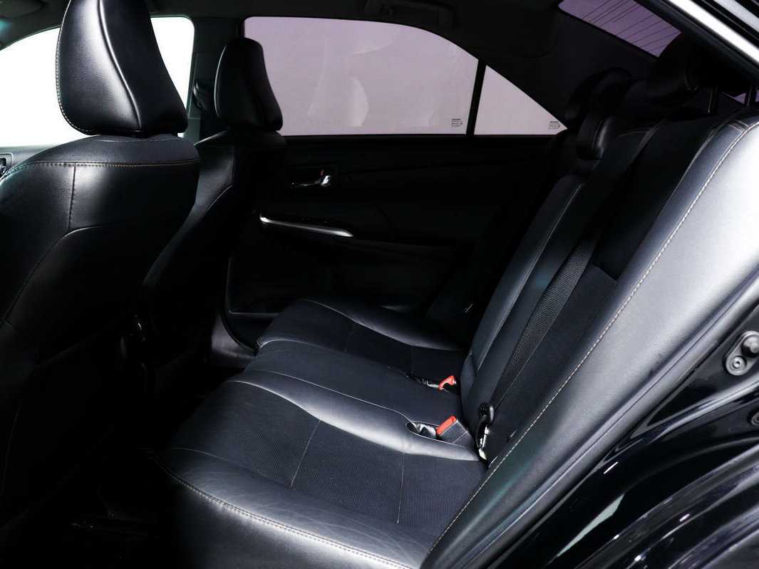 Toyota Camry с пробегом — 2016 год. Фото: #11