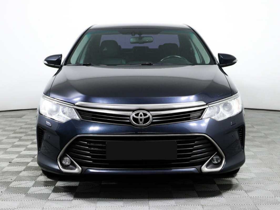 Toyota Camry с пробегом — 2015 год. Фото: #1