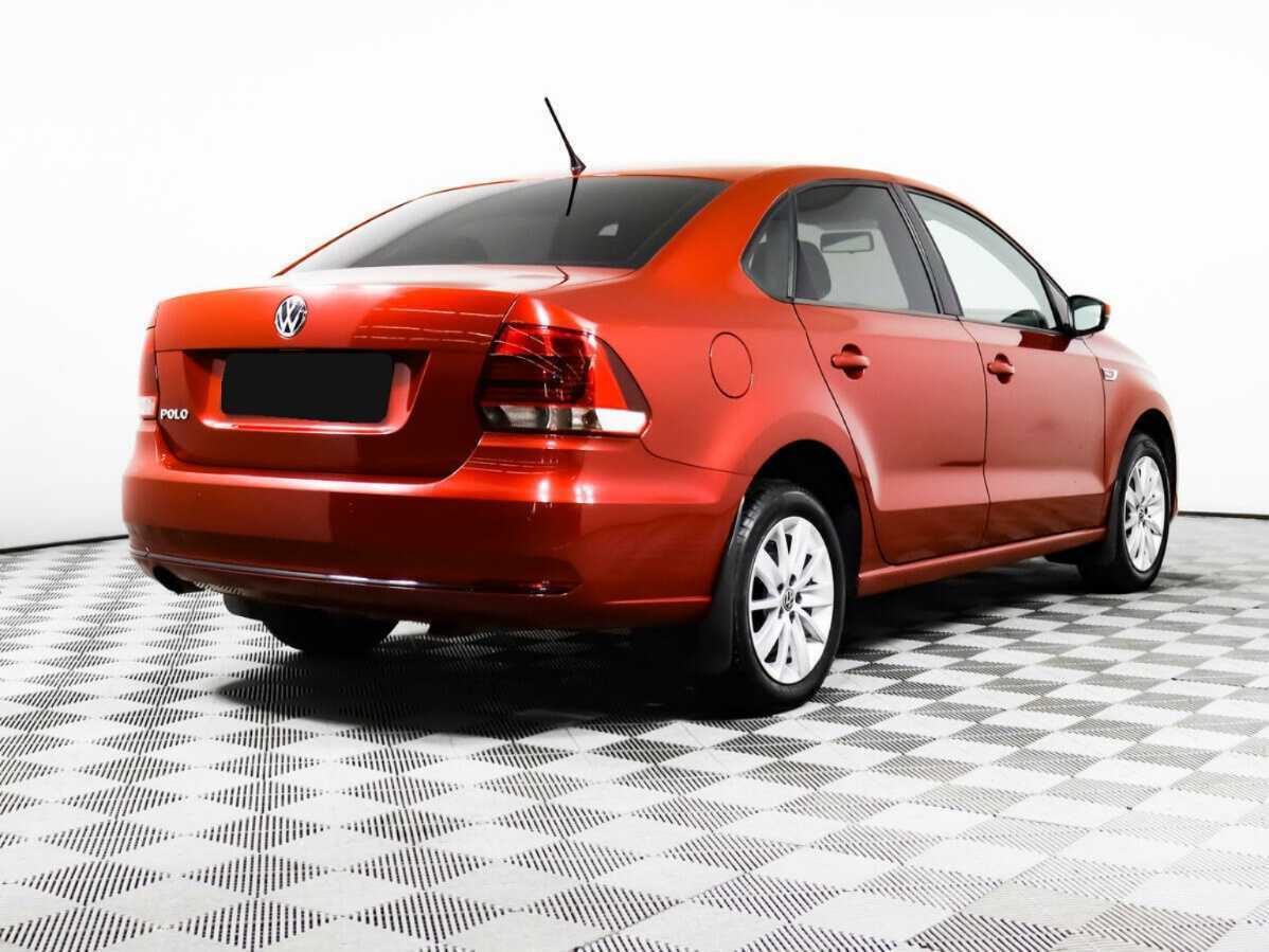 Volkswagen Polo с пробегом — 2015 год. Фото: #4