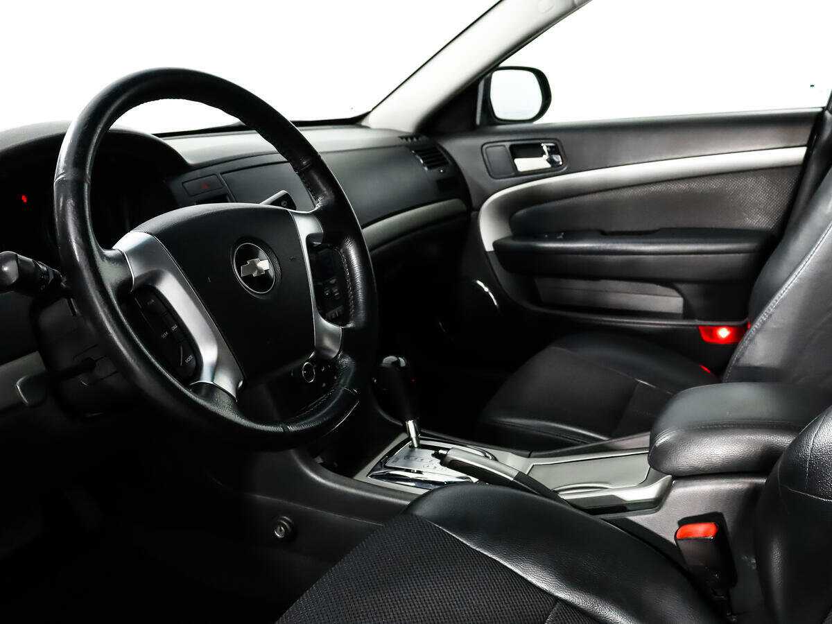 Chevrolet Epica с пробегом — 2012 год. Фото: #8