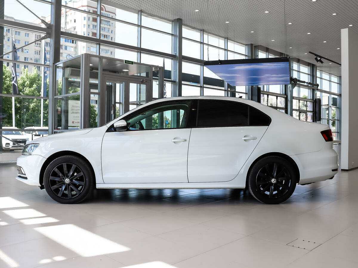 Volkswagen Jetta с пробегом — 2017 год. Фото: #7