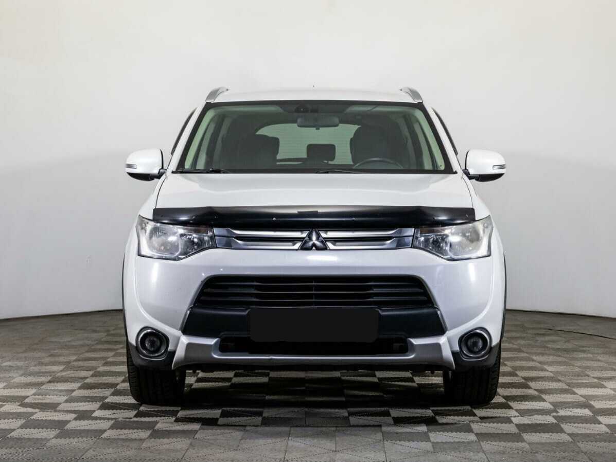 Mitsubishi Outlander с пробегом — 2014 год. Фото: #1
