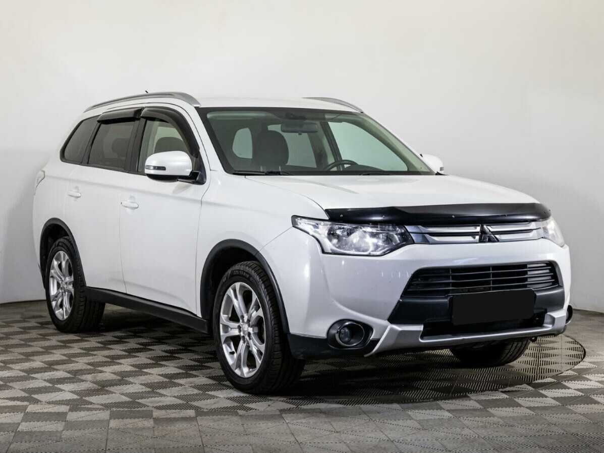 Mitsubishi Outlander с пробегом — 2014 год. Фото: #2