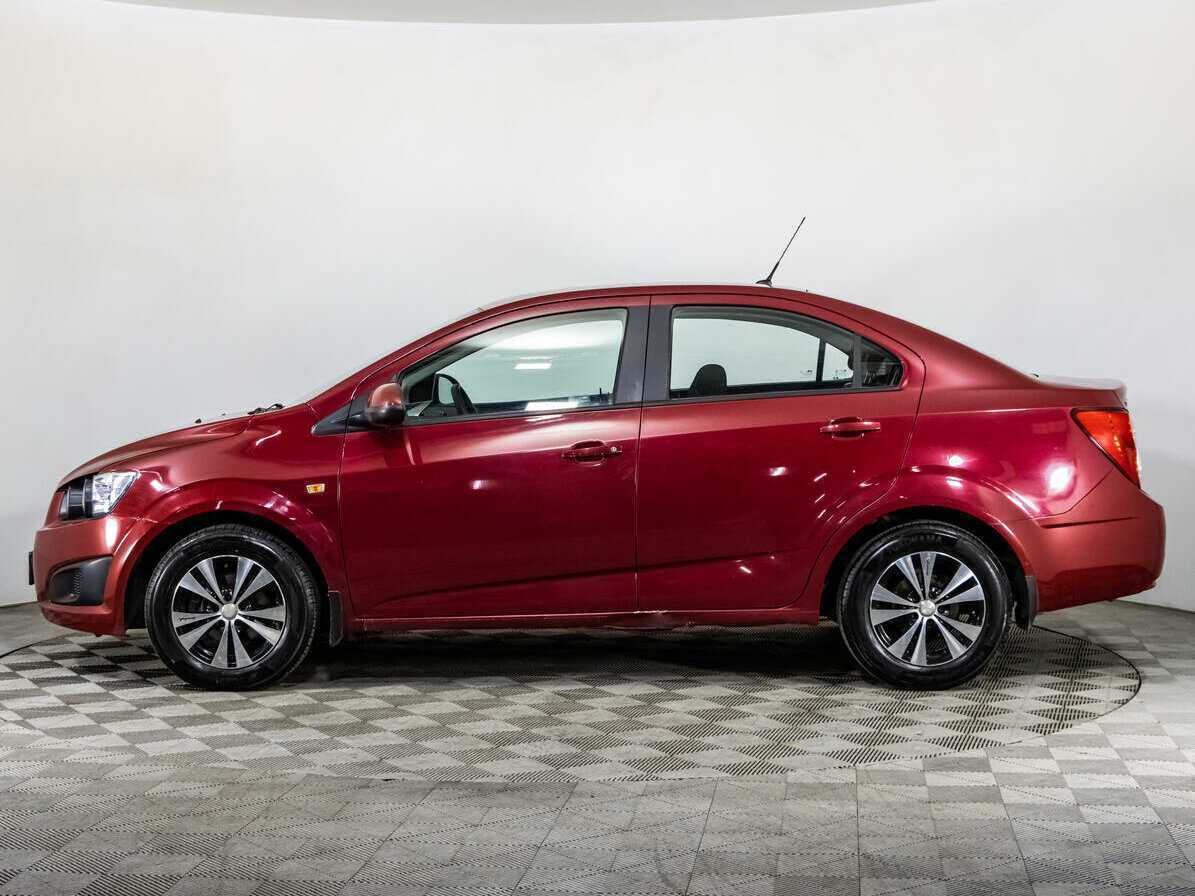 Chevrolet Aveo с пробегом — 2015 год. Фото: #7
