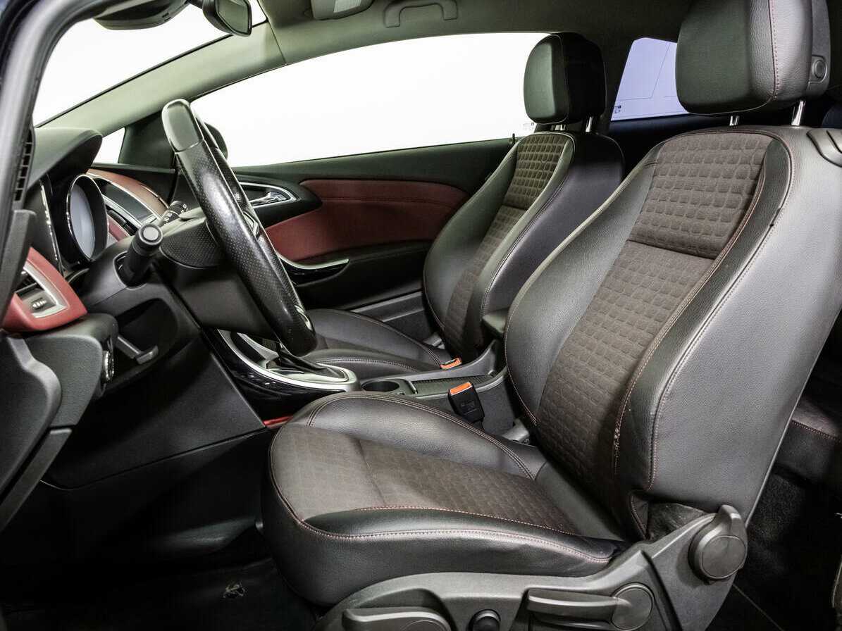 Opel Astra с пробегом — 2013 год. Фото: #11