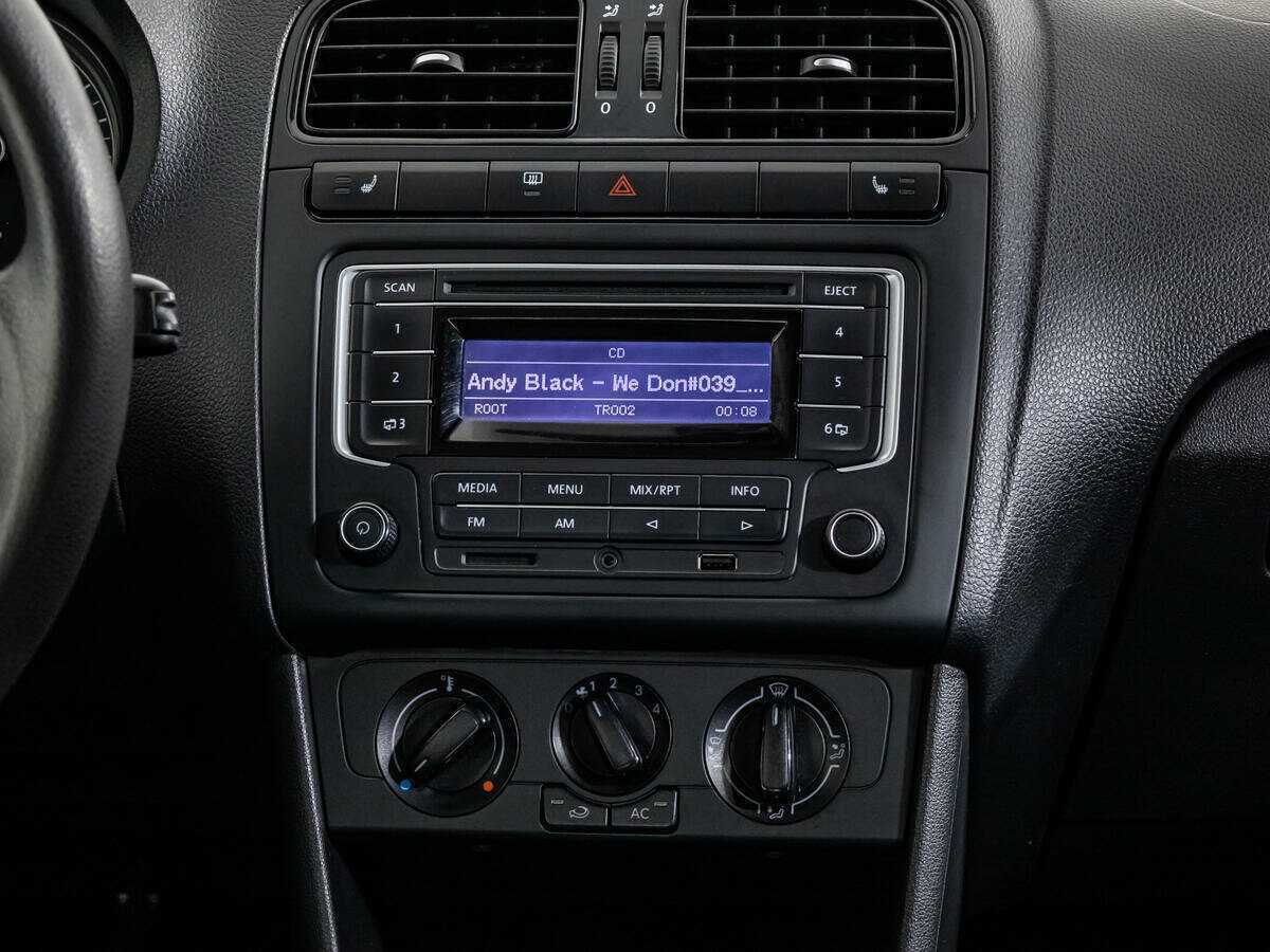 Volkswagen Polo с пробегом — 2014 год. Фото: #13