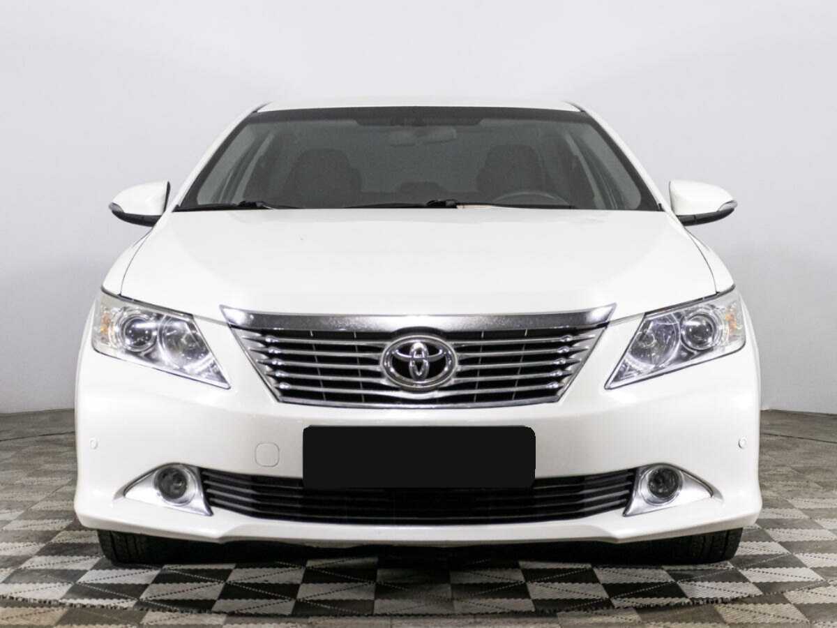 Toyota Camry с пробегом — 2014 год. Фото: #1