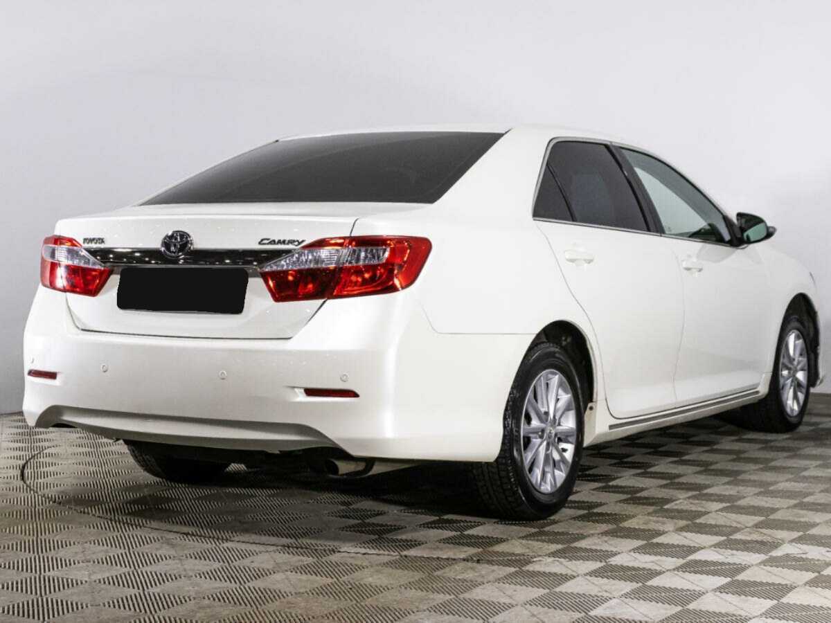 Toyota Camry с пробегом — 2014 год. Фото: #4