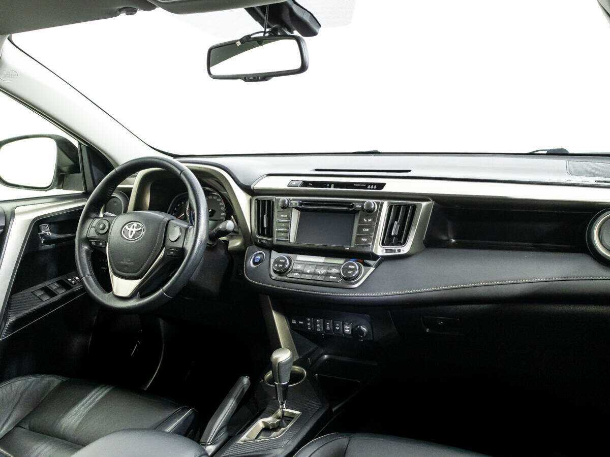 Toyota RAV4 с пробегом — 2013 год. Фото: #8