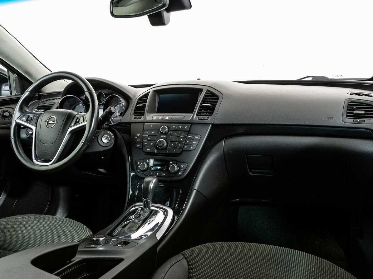 Opel Insignia с пробегом — 2013 год. Фото: #6