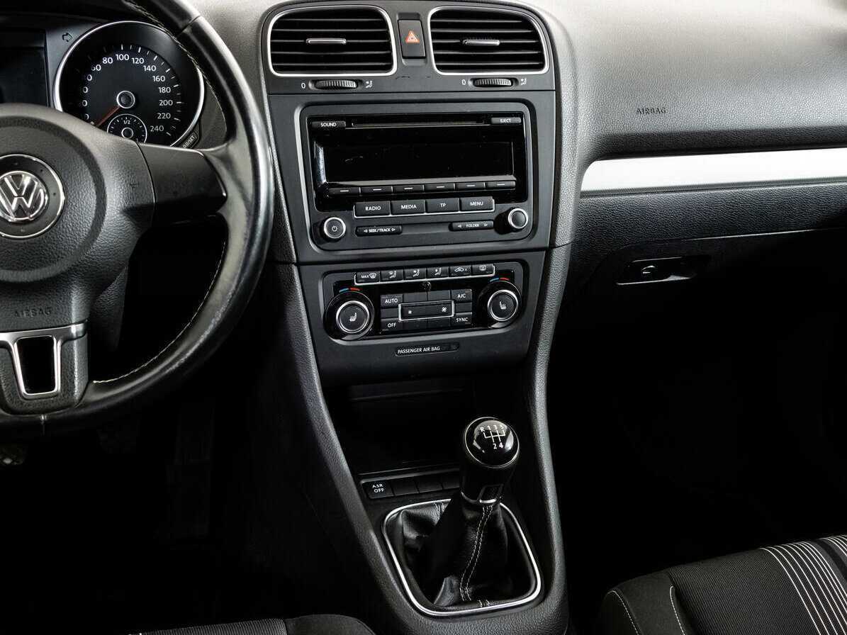 Volkswagen Golf с пробегом — 2012 год. Фото: #12