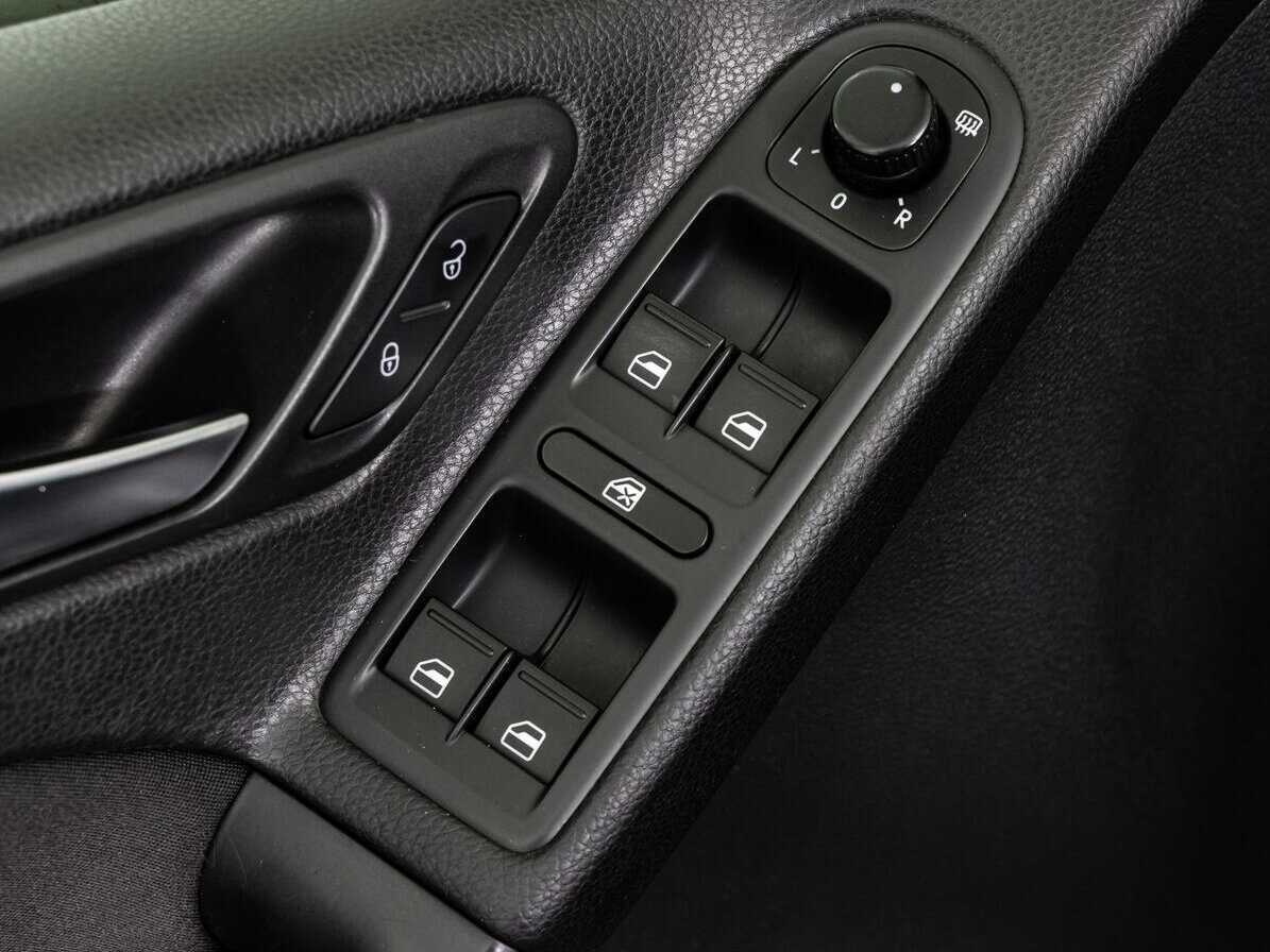 Volkswagen Golf с пробегом — 2012 год. Фото: #15