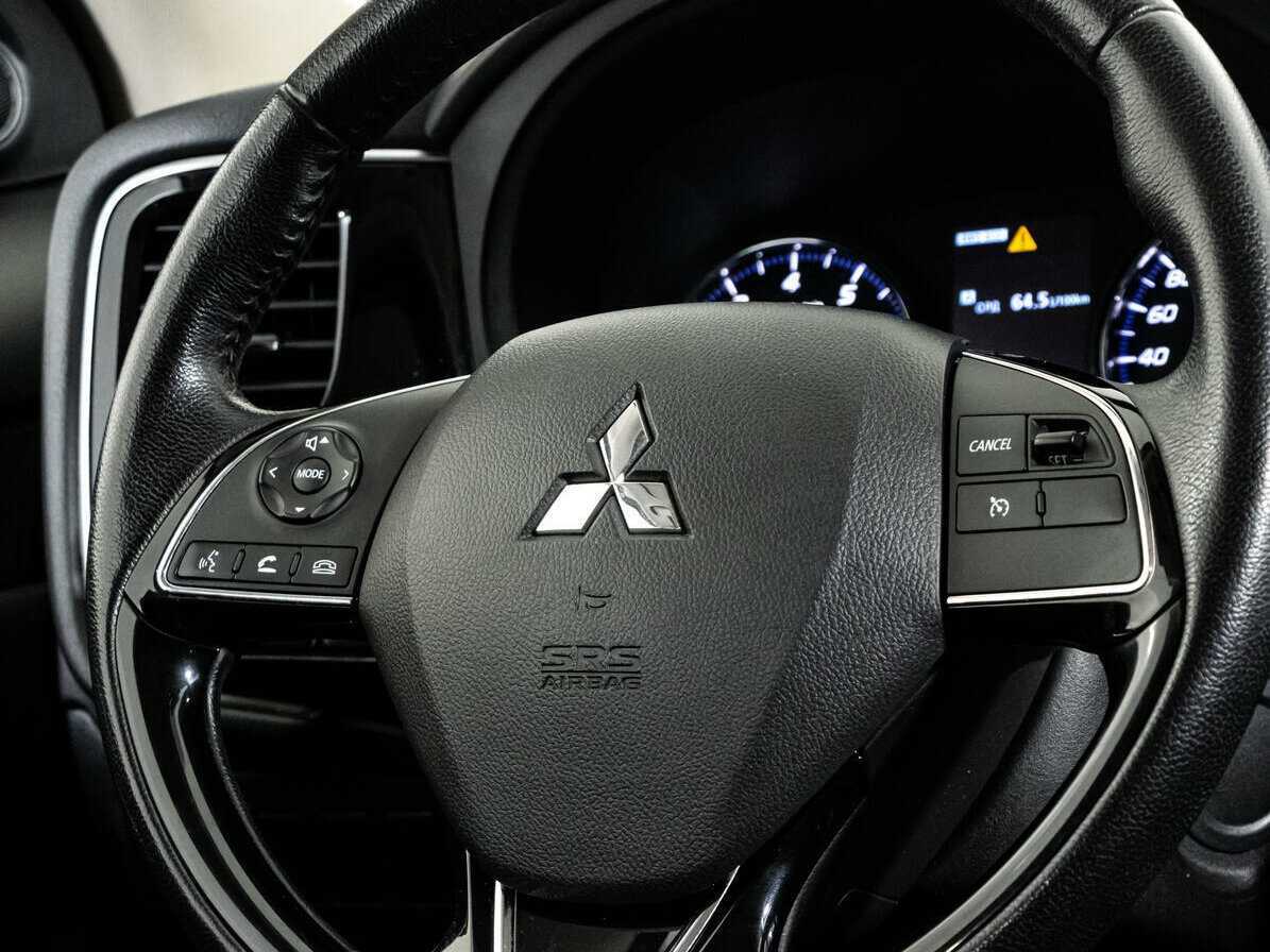 Mitsubishi Outlander с пробегом — 2018 год. Фото: #9