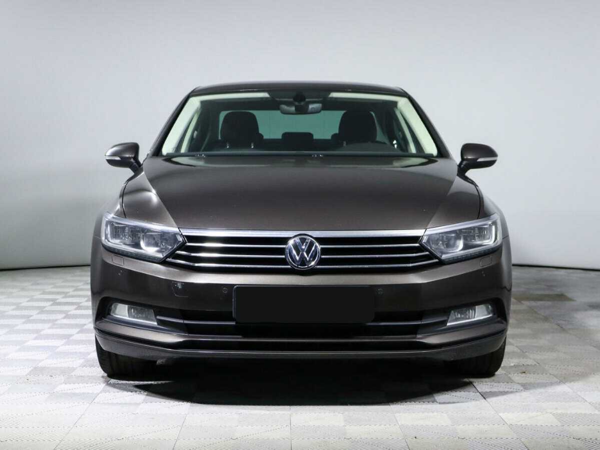 Volkswagen Passat с пробегом — 2016 год. Фото: #1
