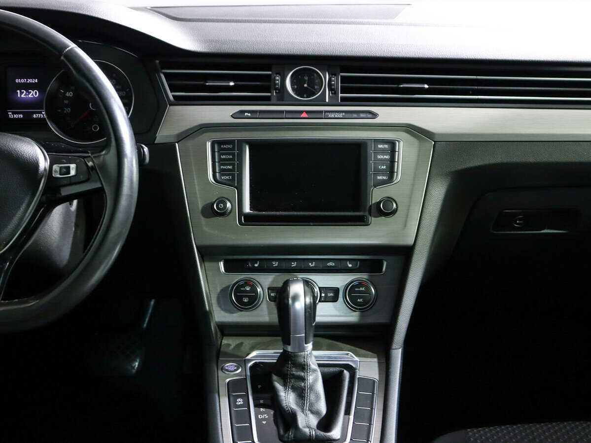 Volkswagen Passat с пробегом — 2016 год. Фото: #10