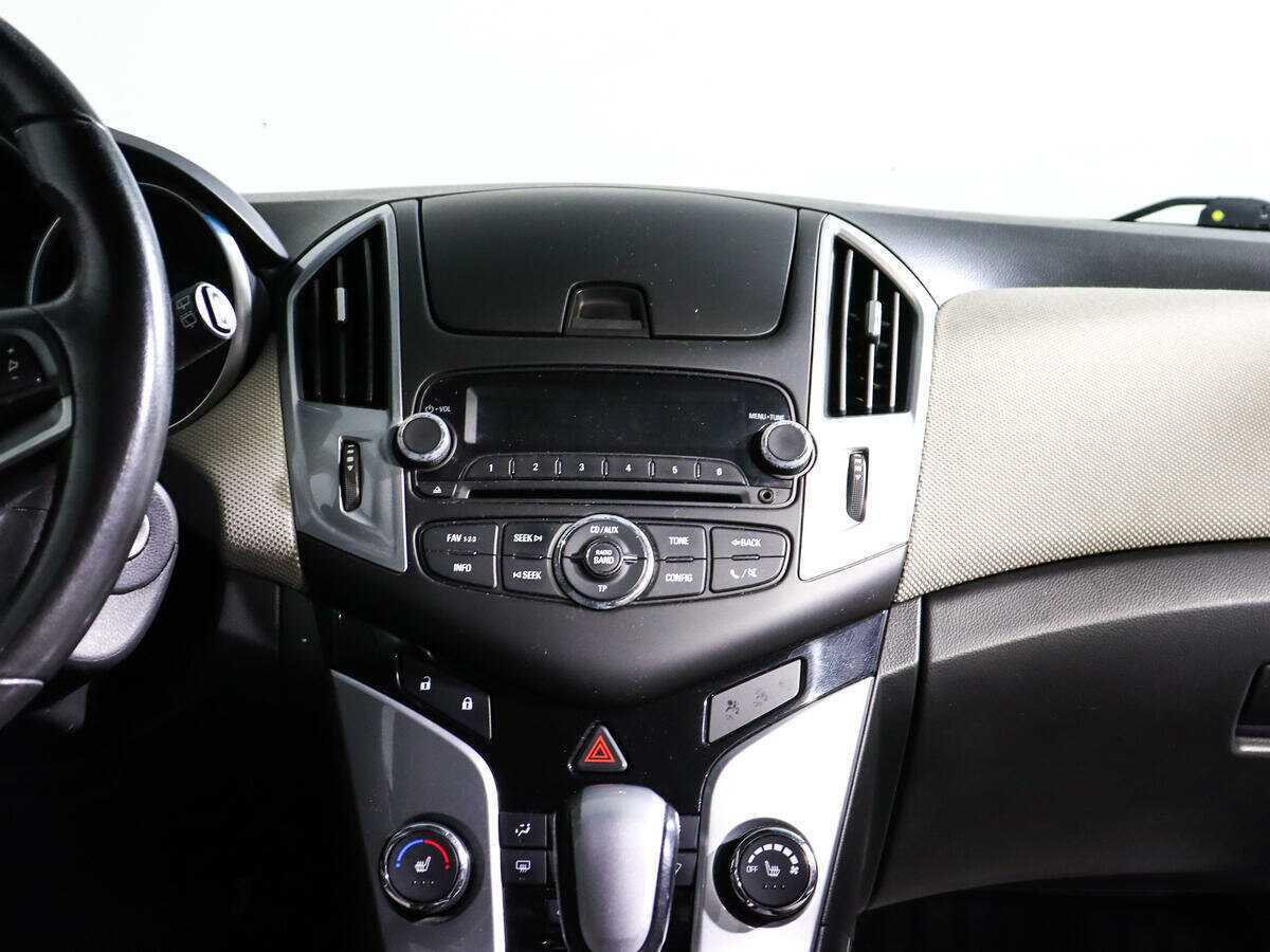 Chevrolet Cruze с пробегом — 2013 год. Фото: #12