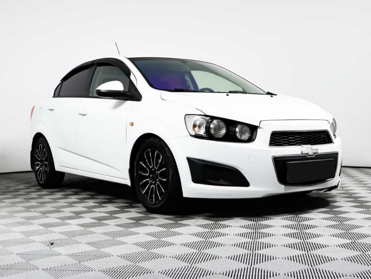 Chevrolet Aveo с пробегом — 2014 год. Фото: #2