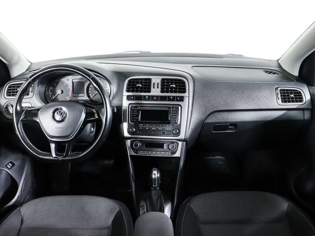 Volkswagen Polo с пробегом — 2016 год. Фото: #10