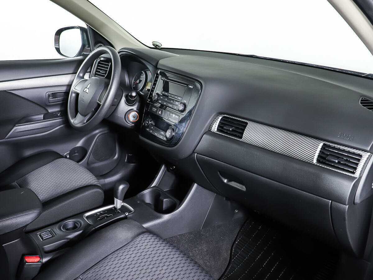 Mitsubishi Outlander с пробегом — 2012 год. Фото: #8