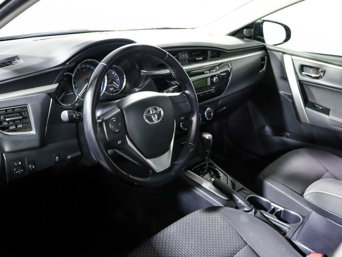 Toyota Corolla с пробегом — 2016 год. Фото: #10