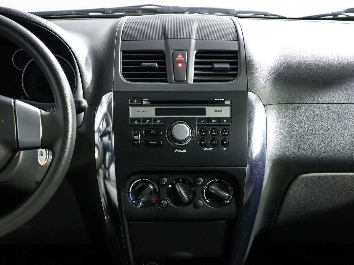 Suzuki SX4 с пробегом — 2014 год. Фото: #12