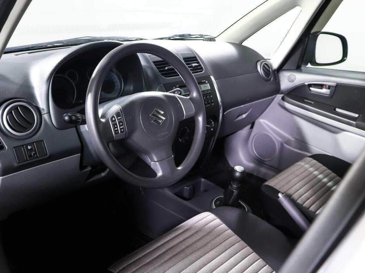 Suzuki SX4 с пробегом — 2014 год. Фото: #13