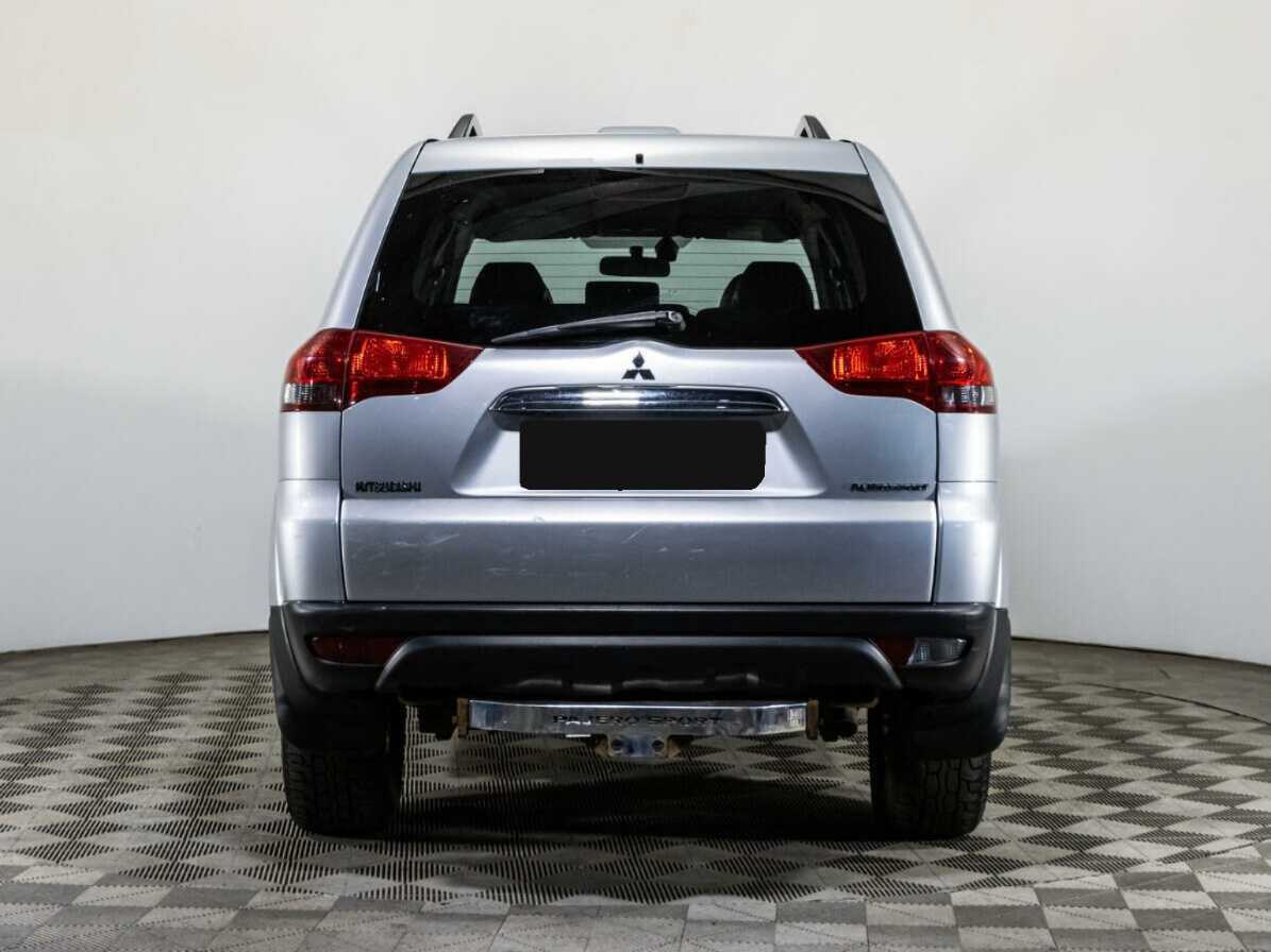 Mitsubishi Pajero Sport с пробегом — 2013 год. Фото: #5