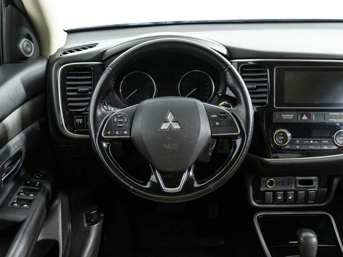 Mitsubishi Outlander с пробегом — 2018 год. Фото: #17