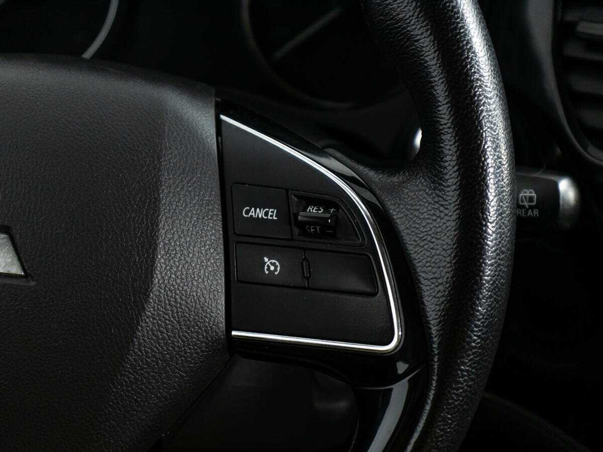 Mitsubishi Outlander с пробегом — 2018 год. Фото: #18