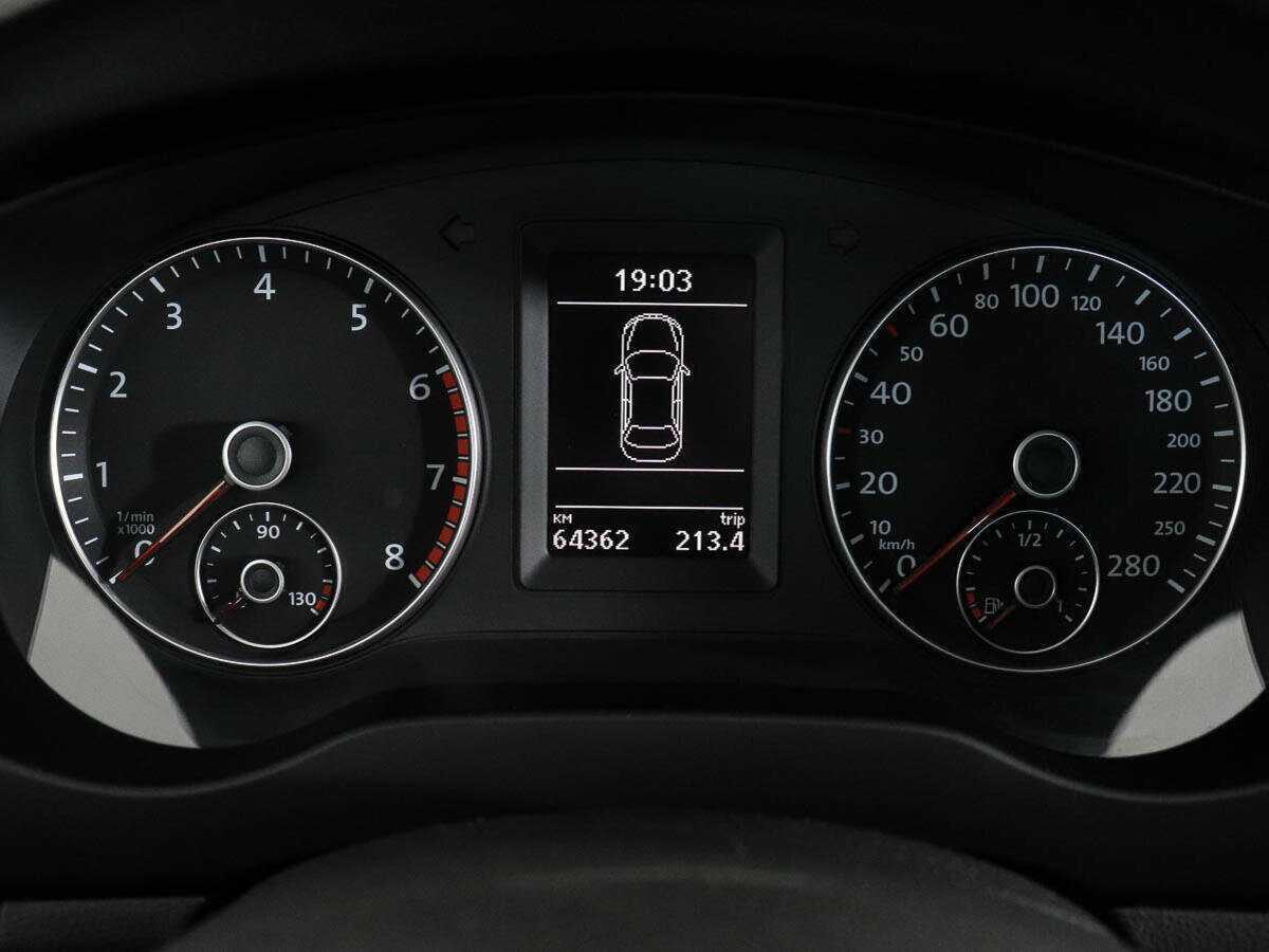 Volkswagen Jetta с пробегом — 2012 год. Фото: #11