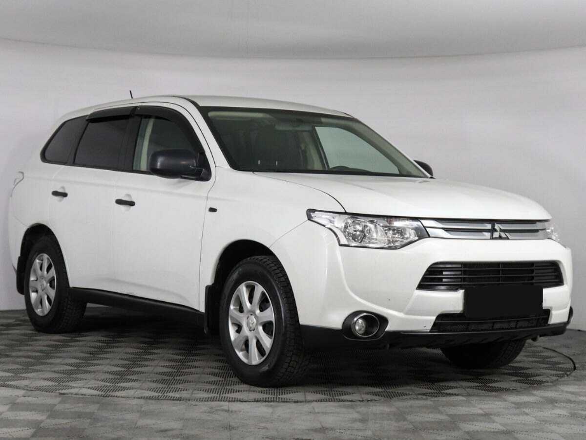 Mitsubishi Outlander с пробегом — 2014 год. Фото: #2