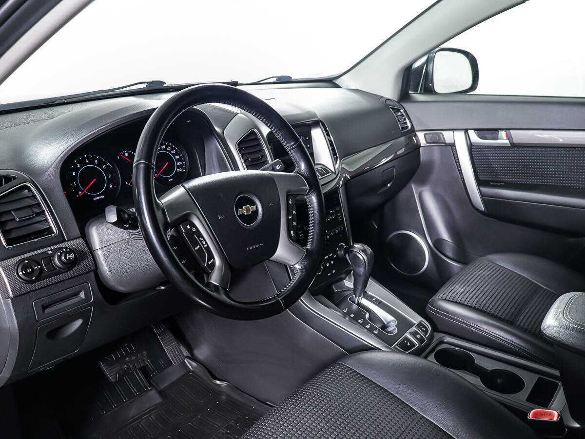 Chevrolet Captiva с пробегом — 2013 год. Фото: #13