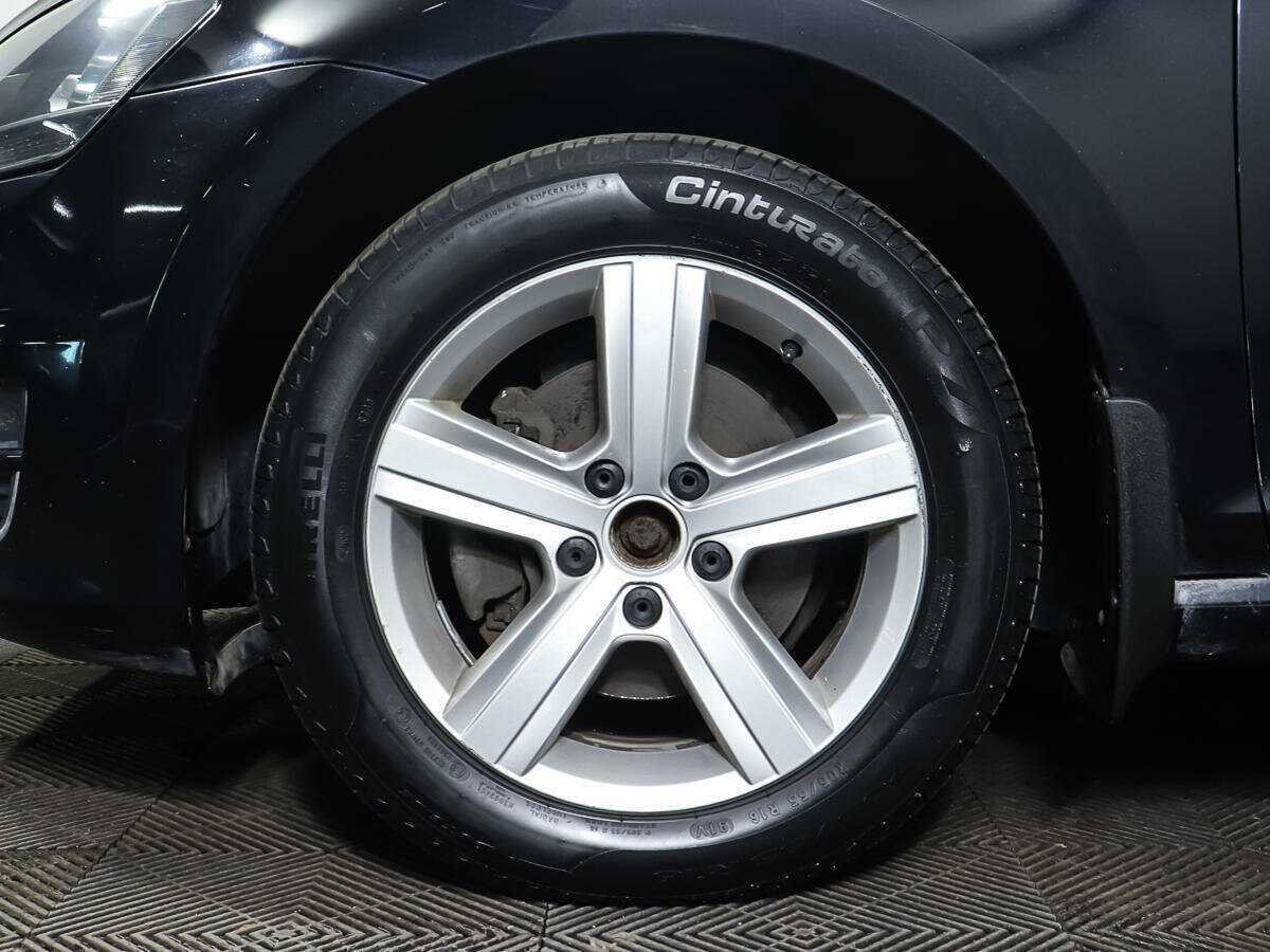 Volkswagen Golf с пробегом — 2013 год. Фото: #17