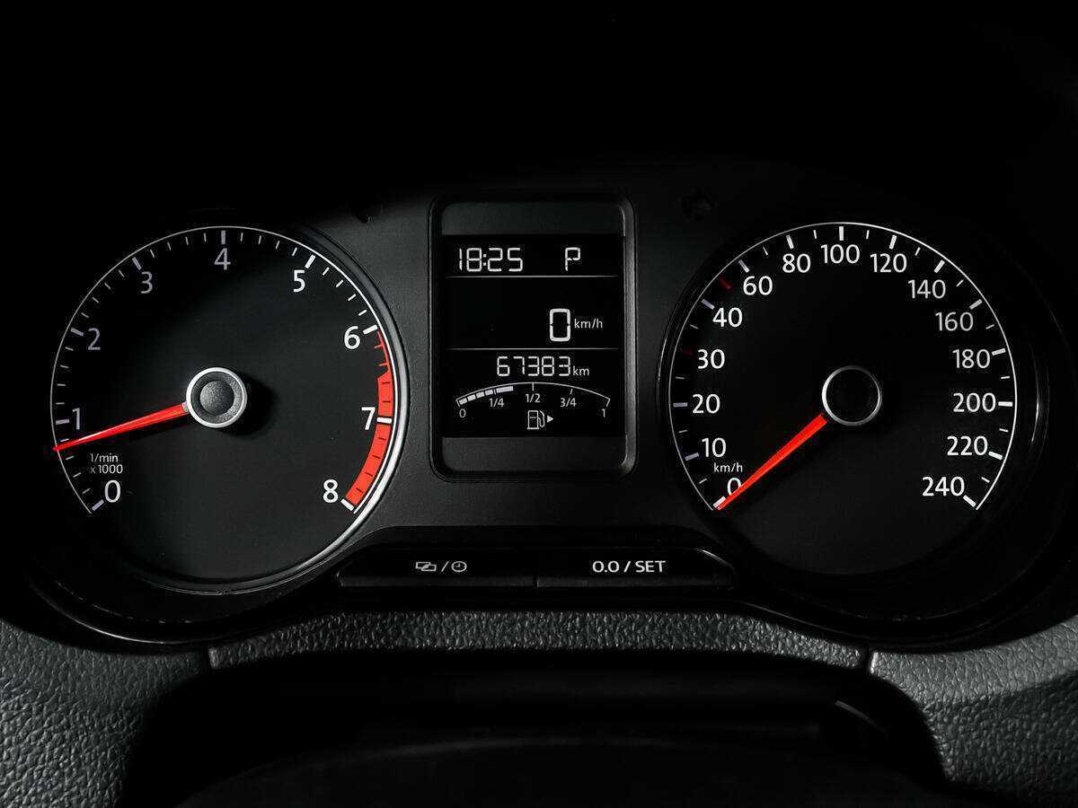 Volkswagen Polo с пробегом — 2017 год. Фото: #9