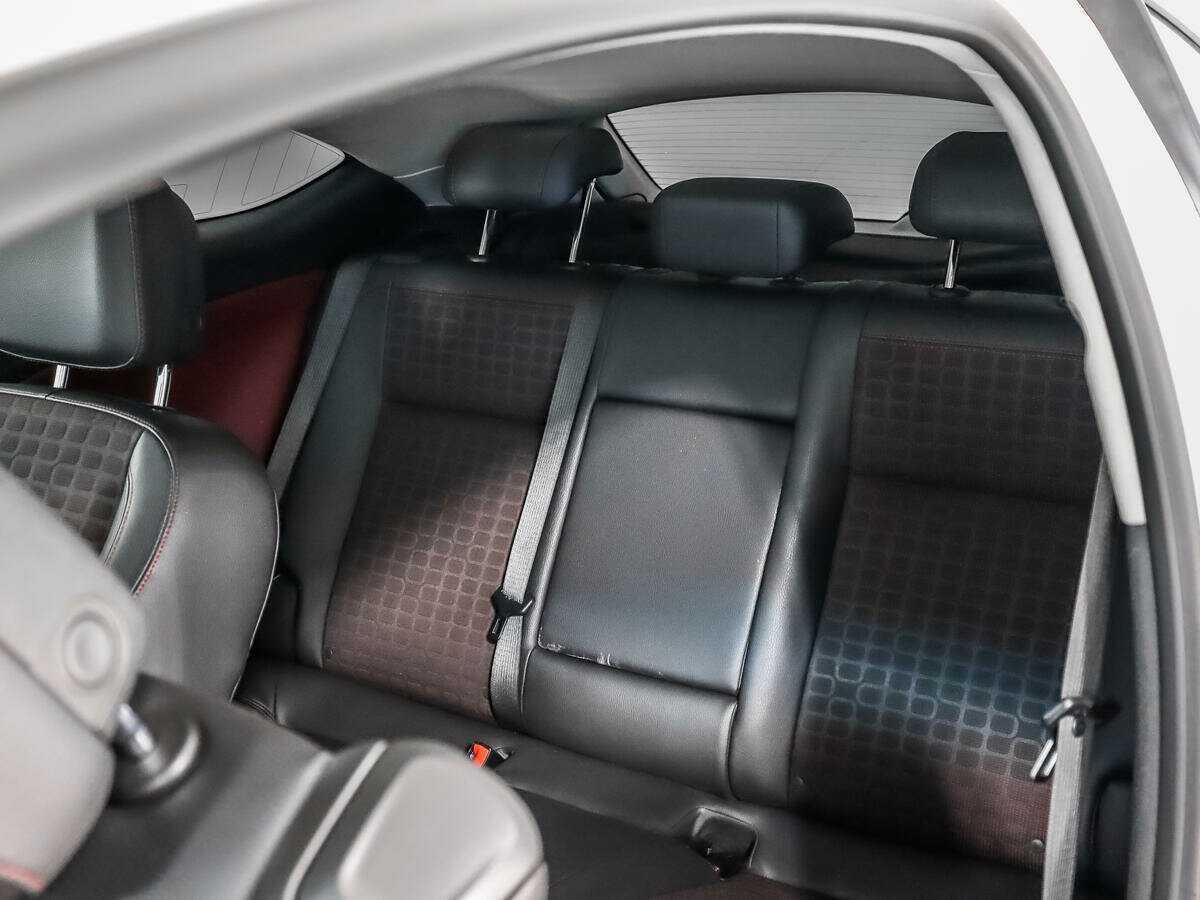 Opel Astra с пробегом — 2012 год. Фото: #9