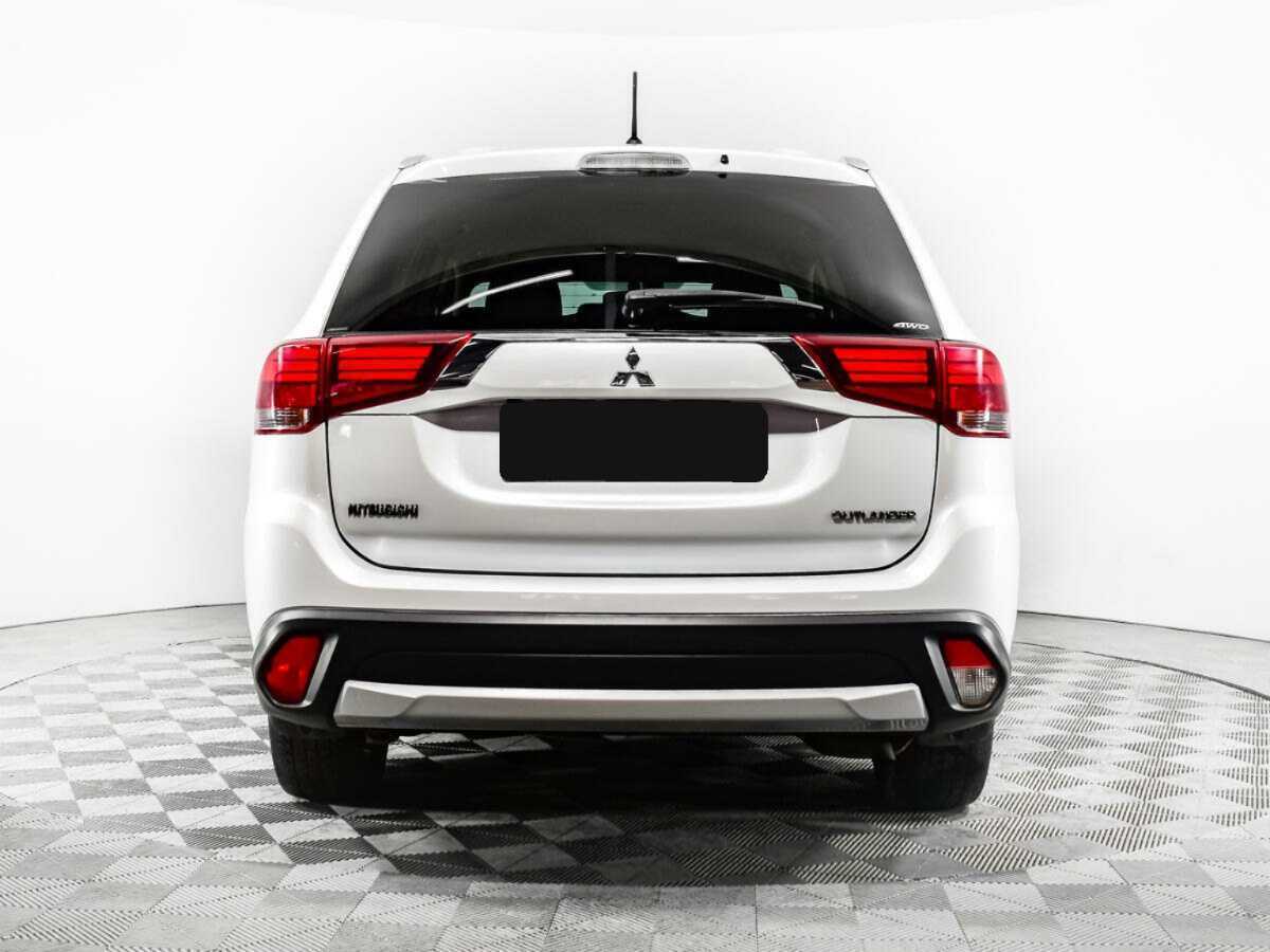 Mitsubishi Outlander с пробегом — 2015 год. Фото: #5