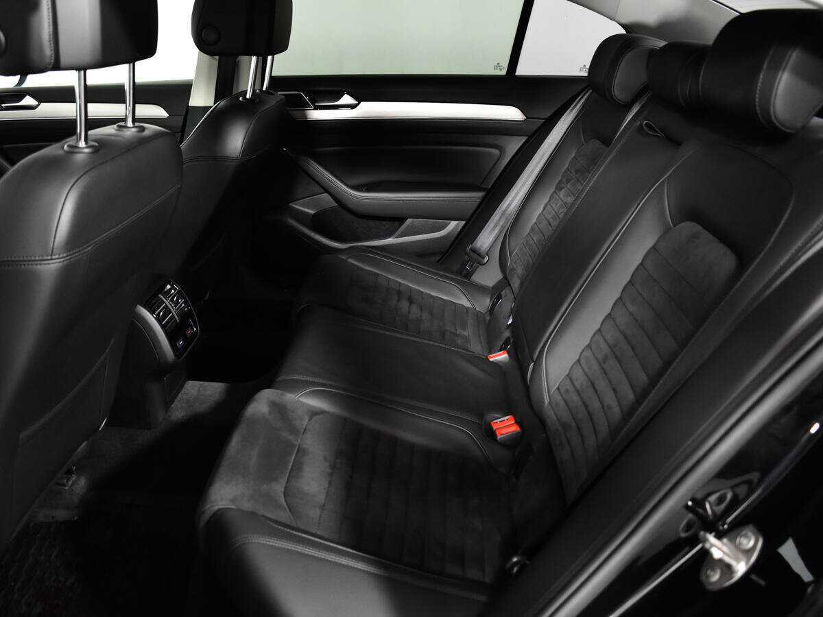 Volkswagen Passat с пробегом — 2016 год. Фото: #9