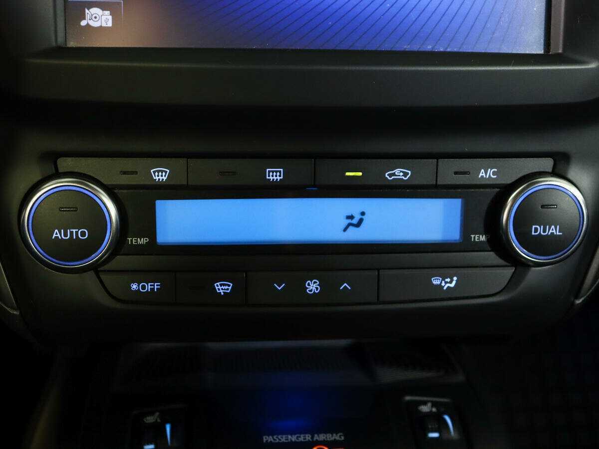 Toyota Avensis с пробегом — 2018 год. Фото: #19