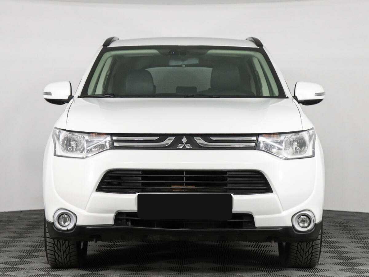 Mitsubishi Outlander с пробегом — 2013 год. Фото: #1