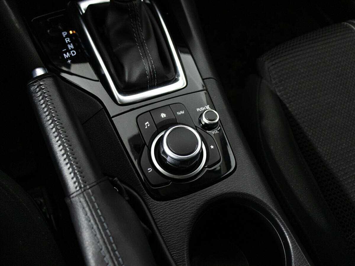 Mazda 3 с пробегом — 2016 год. Фото: #16