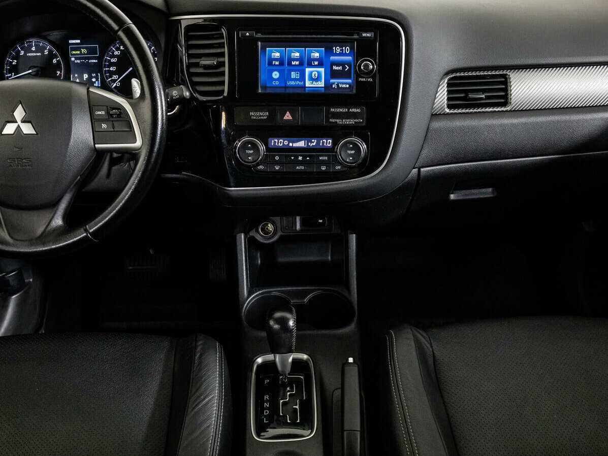 Mitsubishi Outlander с пробегом — 2014 год. Фото: #12