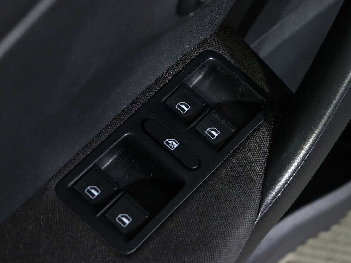 Volkswagen Polo с пробегом — 2016 год. Фото: #14