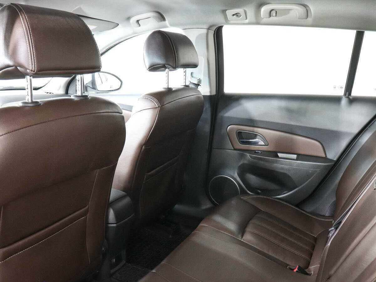 Chevrolet Cruze с пробегом — 2013 год. Фото: #9